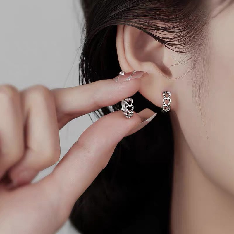 Instagram-style Minimalist And Cool-toned Trendy Heart-shaped Hoop Earrings